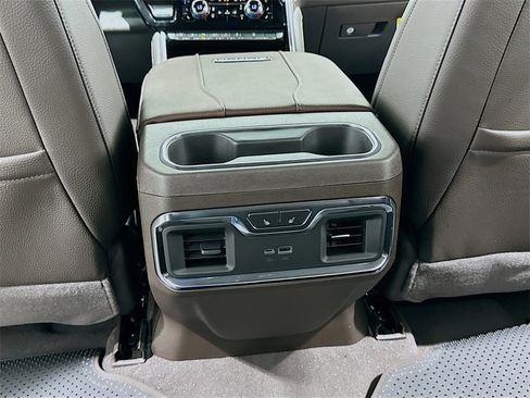 New 2025 GMC Sierra 2500 Denali w/ Denali Reserve Package image 30