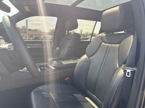 Used 2022 Jeep Wagoneer Series II w/ Premium Group I AWD/4WD image 8