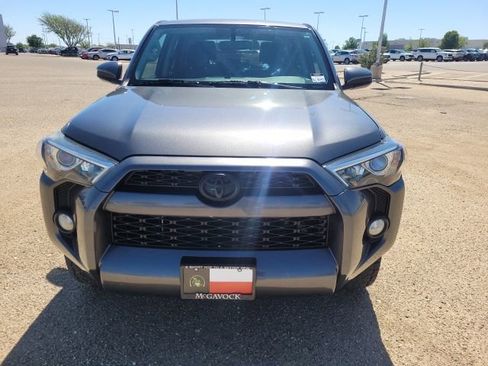 Used 2016 Toyota 4Runner SR5 image 3