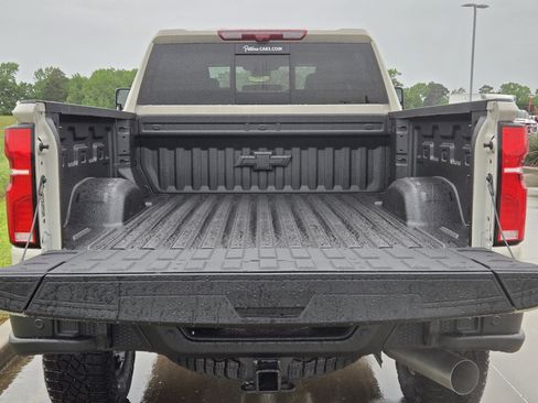 New 2026 Chevrolet Silverado 2500 ZR2 w/ ZR2 Bison Edition AWD/4WD image 7