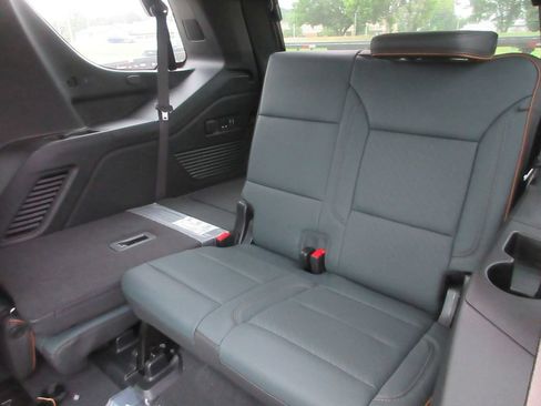 New 2026 GMC Yukon AT4 AWD/4WD image 13