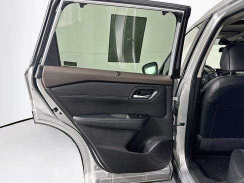 Used 2023 Nissan Rogue SV w/ SV Premium Package image 27