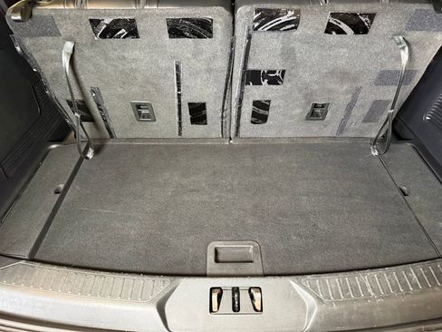 Used 2021 Ford Explorer XLT w/ Equipment Group 202A AWD/4WD image 23
