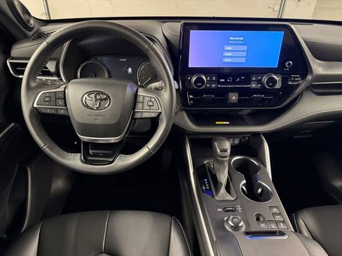 Used 2023 Toyota Highlander XSE AWD/4WD image 7