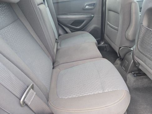 Used 2020 Chevrolet Trax LS image 19