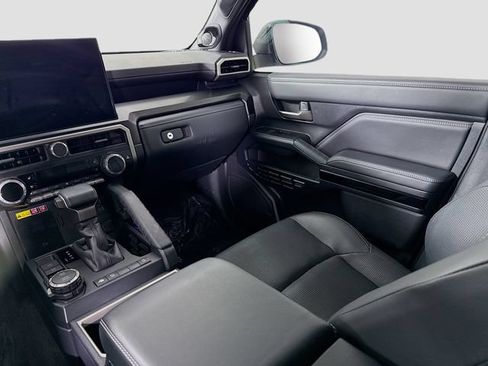 Certified 2025 Toyota 4Runner Limited w/ Tow Technology Package AWD/4WD image 26