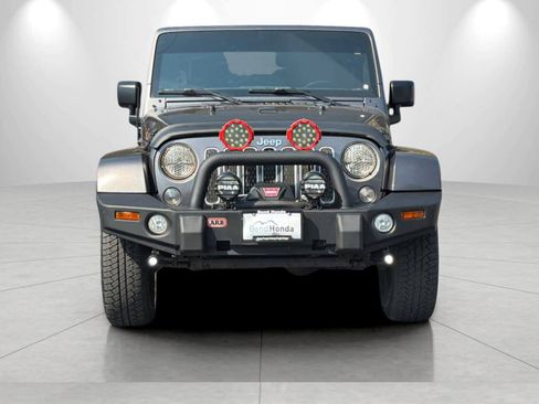Used 2016 Jeep Wrangler Unlimited Sahara w/ Connectivity Group AWD/4WD image 10