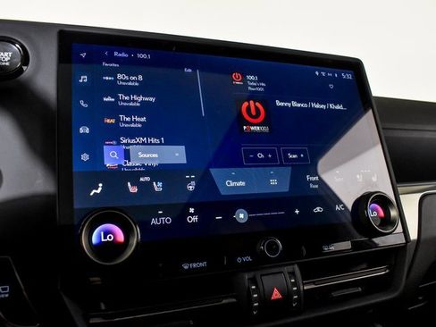 Used 2025 Lexus GX 550 image 34