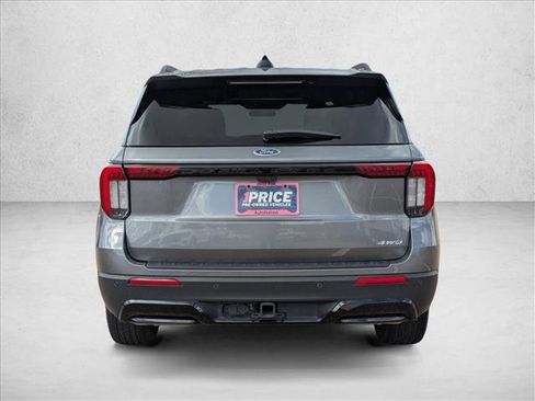 Used 2025 Ford Explorer ST-Line image 6
