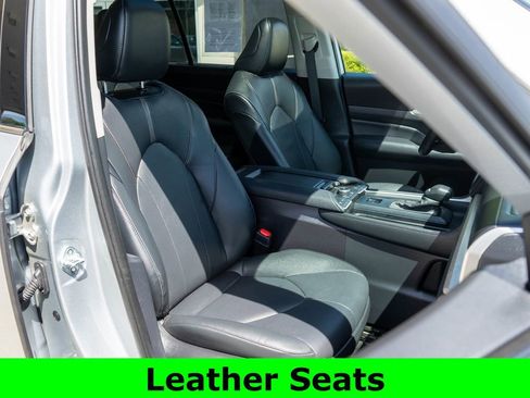 Used 2024 Toyota Grand Highlander AWD image 9