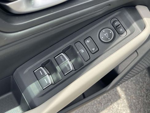 Used 2025 Honda Accord SE image 18