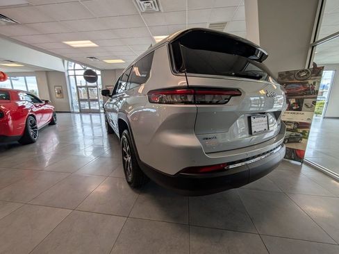 New 2024 Jeep Grand Cherokee L Limited AWD/4WD image 6