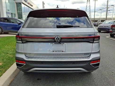 Used 2025 Volkswagen Taos SEL image 5