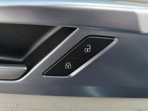 New 2026 Volkswagen Taos SE AWD/4WD image 20