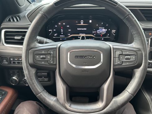 Used 2023 GMC Yukon XL Denali Ultimate AWD/4WD image 19