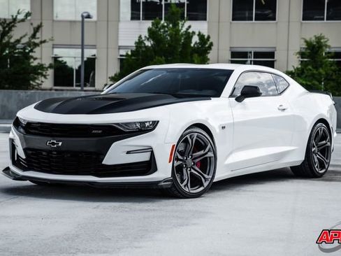 Used 2019 Chevrolet Camaro SS RWD image 36