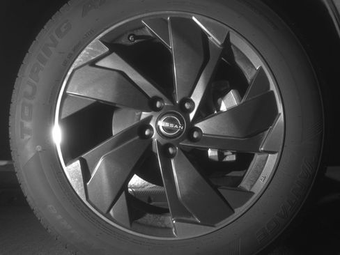 Used 2025 Nissan Rogue SV AWD/4WD image 13