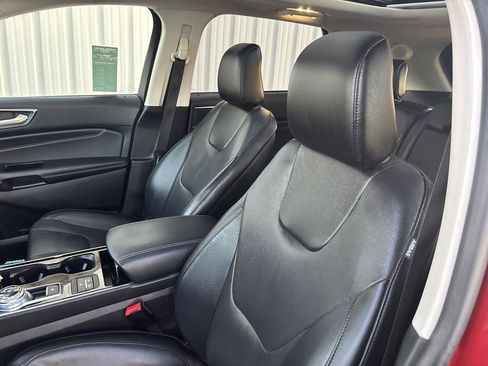 Used 2020 Ford Edge Titanium w/ Equipment Group 301A image 24