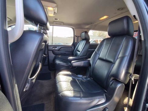 Used 2011 Chevrolet Suburban LT w/ Regional Value Package RWD image 25