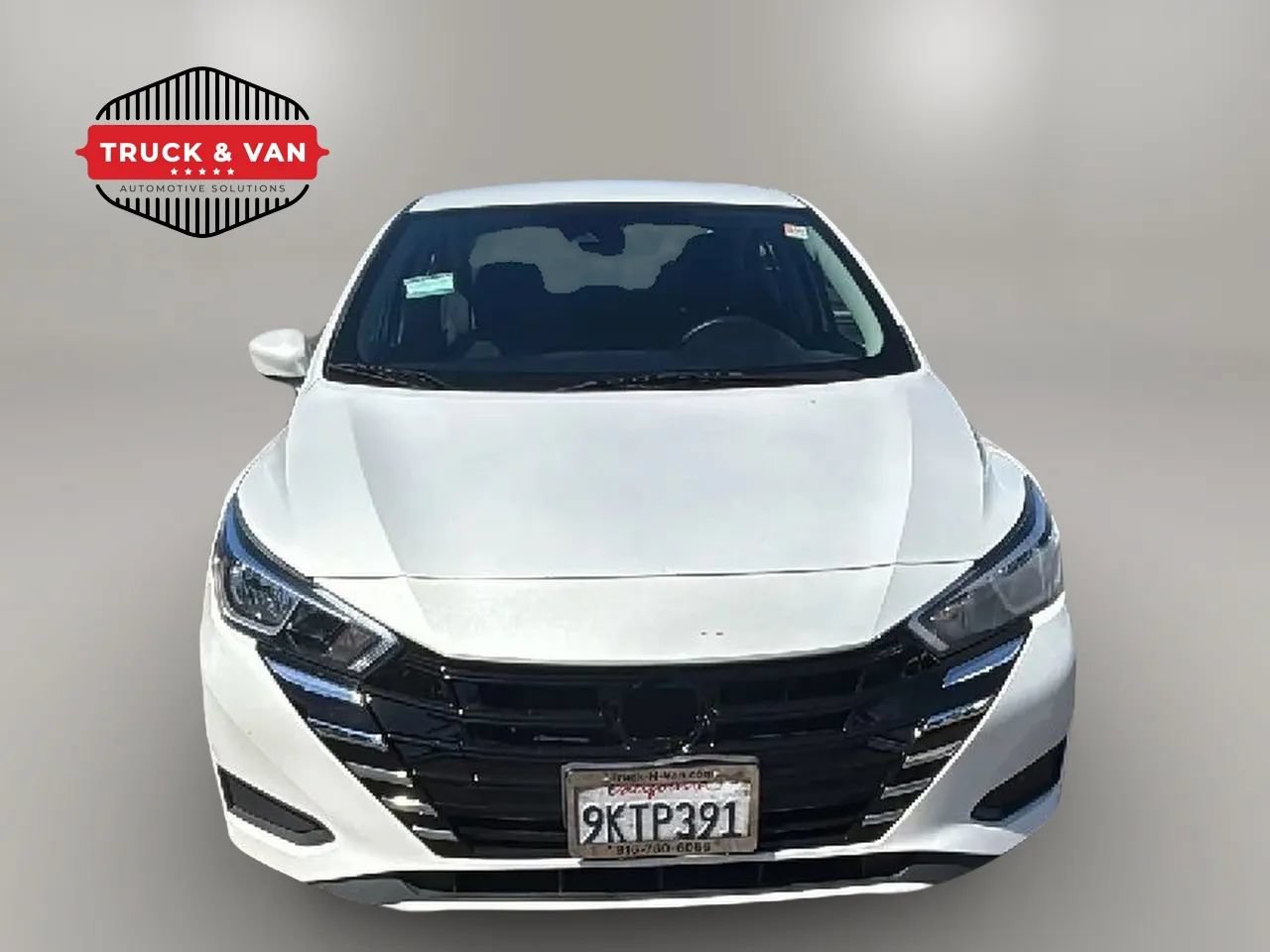 Used 2024 Nissan Versa SV FWD image 8