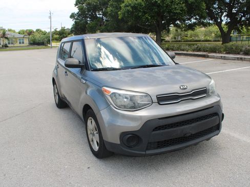 Used 2017 Kia Soul FWD image 28