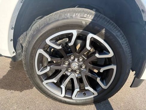 Used 2025 RAM 1500 Limited AWD/4WD image 4