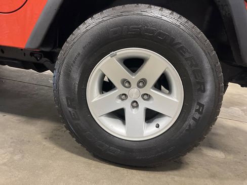 Used 2005 Jeep Wrangler X AWD/4WD image 9
