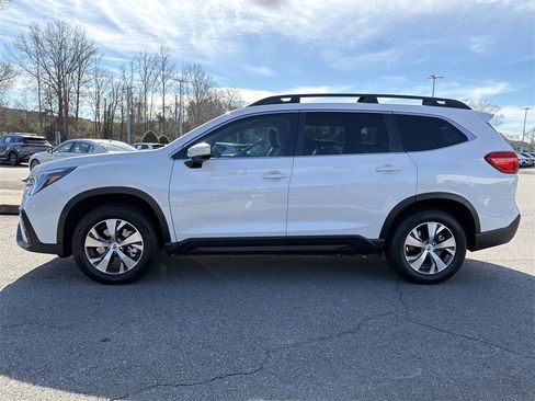 Used 2025 Subaru Ascent Premium w/ Premium Package image 4