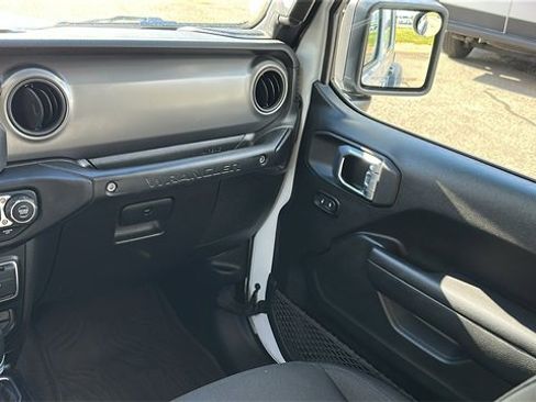 Used 2023 Jeep Wrangler Unlimited w/ Cold Weather Group image 25