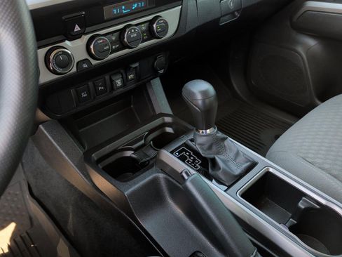 Used 2023 Toyota Tacoma SR5 AWD/4WD image 27
