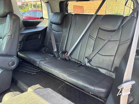 Used 2019 Cadillac Escalade Luxury AWD/4WD image 11