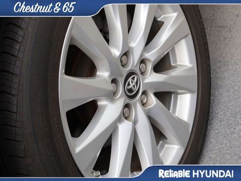 Used 2019 Toyota Camry LE w/ Convenience Package FWD image 24