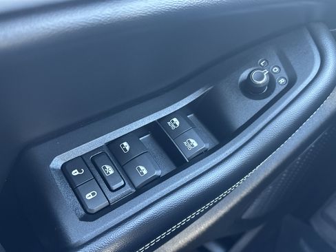 Used 2023 Jeep Grand Cherokee Limited image 92