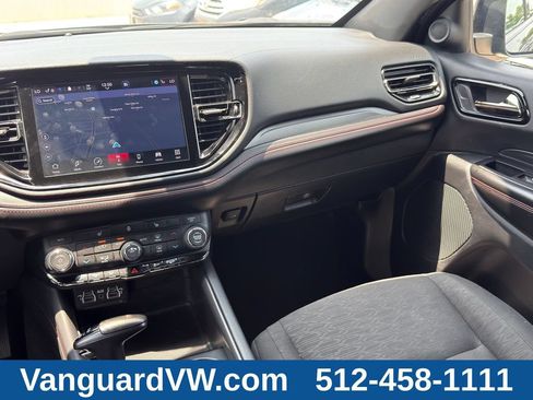 Used 2025 Dodge Durango GT RWD image 29