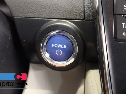 Used 2014 Toyota Camry LE FWD image 19