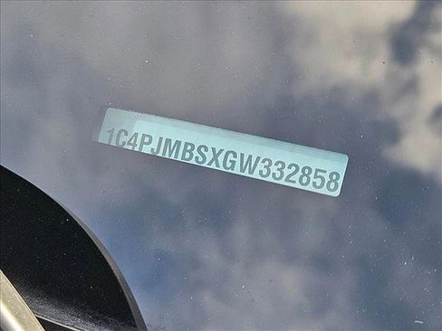 Used 2016 Jeep Cherokee Trailhawk w/ Comfort/Convenience Group image 26