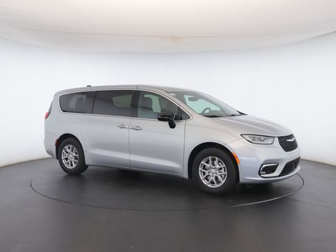 New 2026 Chrysler Pacifica Select image 31