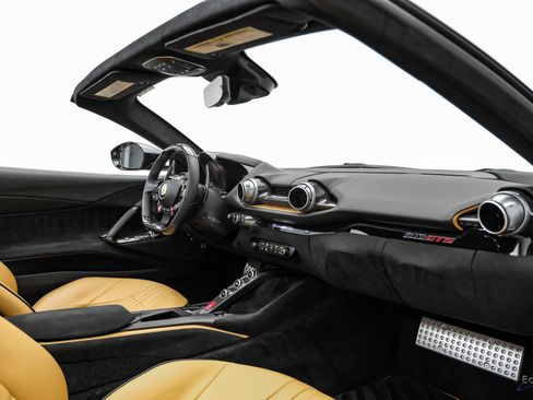 Used 2022 Ferrari 812 GTS RWD image 64