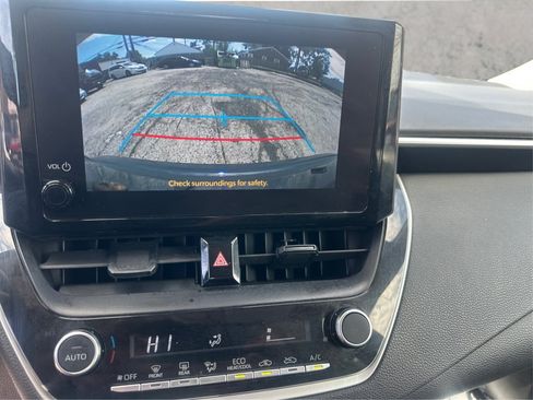 Used 2024 Toyota Corolla LE FWD image 32