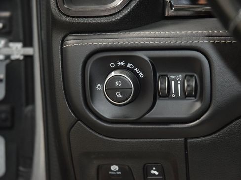 Used 2023 RAM 1500 Limited w/ Trailer Tow Group image 31