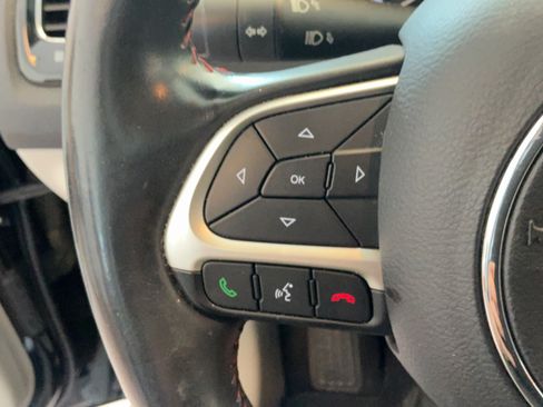 Used 2018 Jeep Compass Limited AWD/4WD image 12