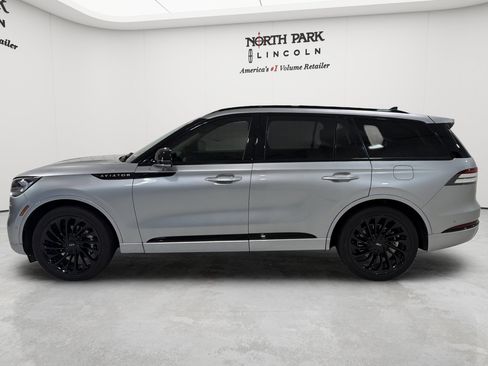 Used 2024 Lincoln Aviator Reserve w/ Jet Package RWD image 2