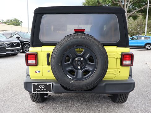Used 2024 Jeep Wrangler Sport AWD/4WD image 7