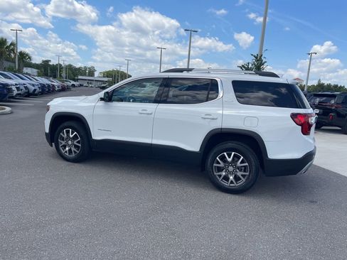 Used 2022 GMC Acadia SLE w/ Driver Convenience Package FWD image 8