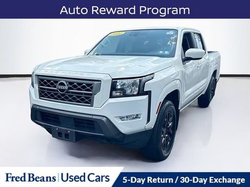 Used 2022 Nissan Frontier SV AWD/4WD image 3