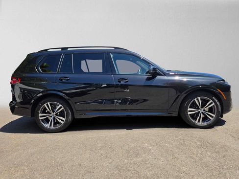 Used 2026 BMW X7 xDrive40i w/ M Sport Package AWD/4WD image 3