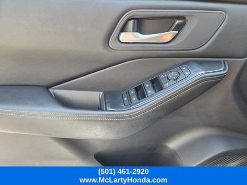Used 2025 Nissan Rogue SV FWD image 30