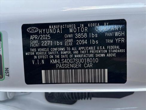 Used 2025 Hyundai Elantra SEL FWD image 25
