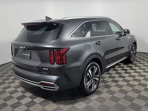 Used 2023 Kia Sorento SX Prestige image 4