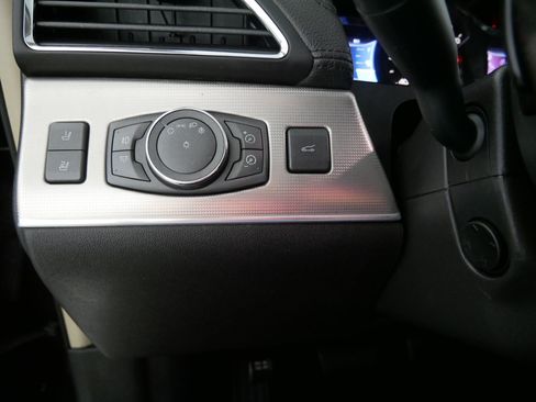 Used 2013 Lincoln MKX AWD image 26